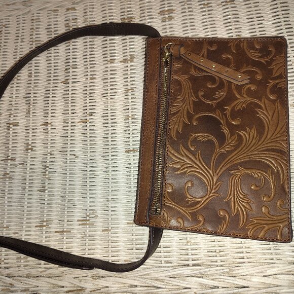 Tignanello Handbags - Tignanello Mojave belt bag